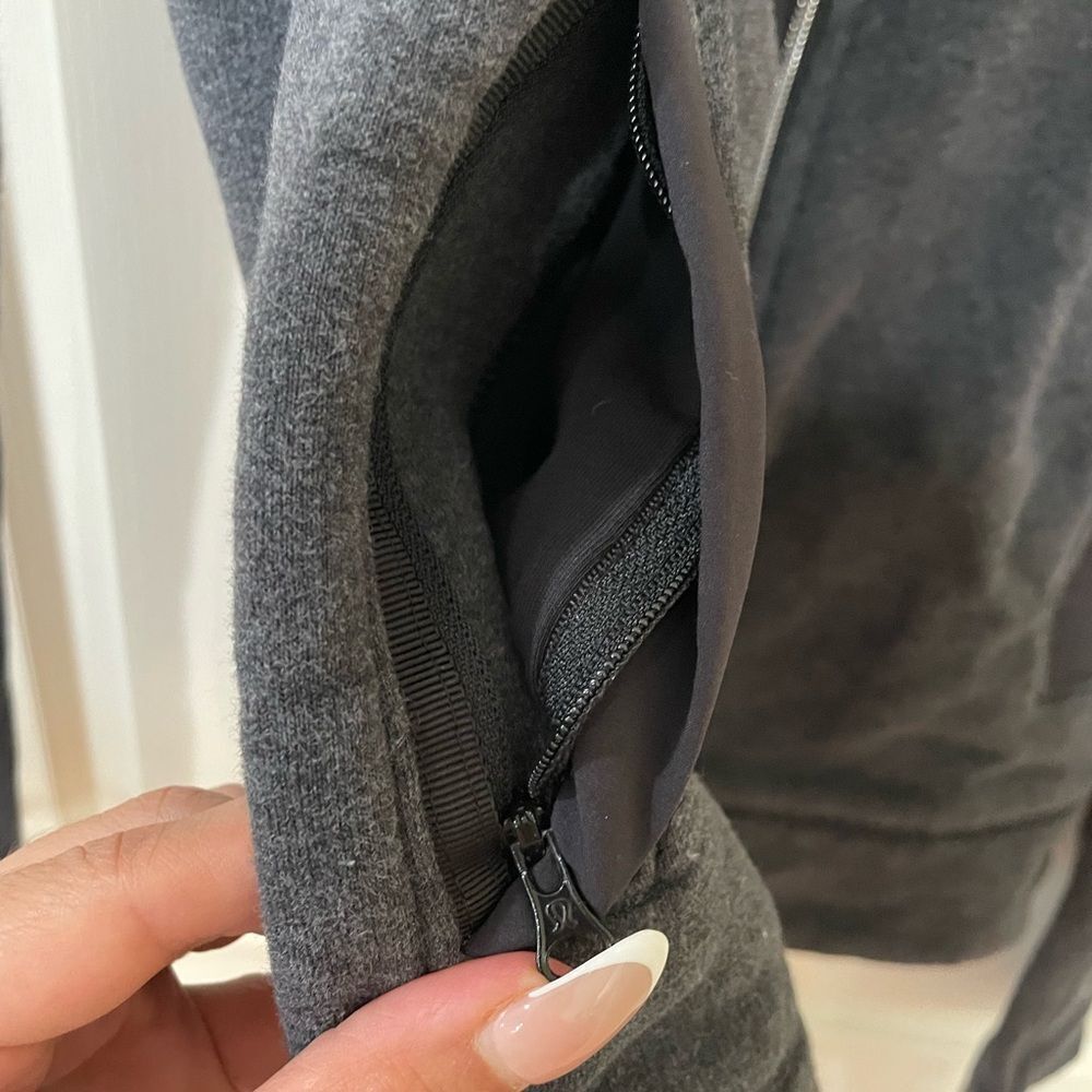 Lululemon En Route Jacket Size 8 - Picture 8 of 11